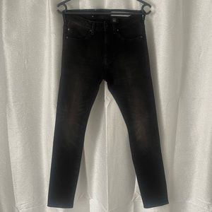 Black skinny jeans